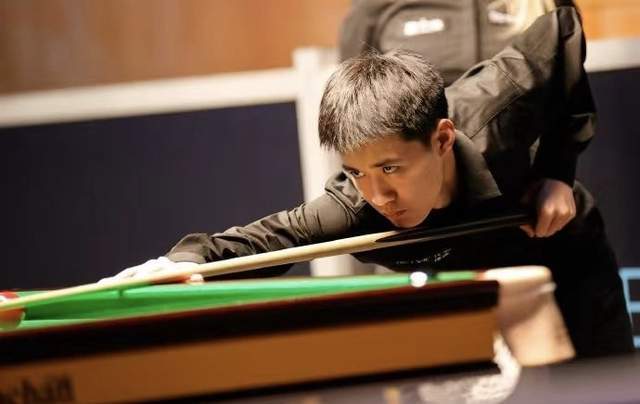 具权威性的 具权威性的