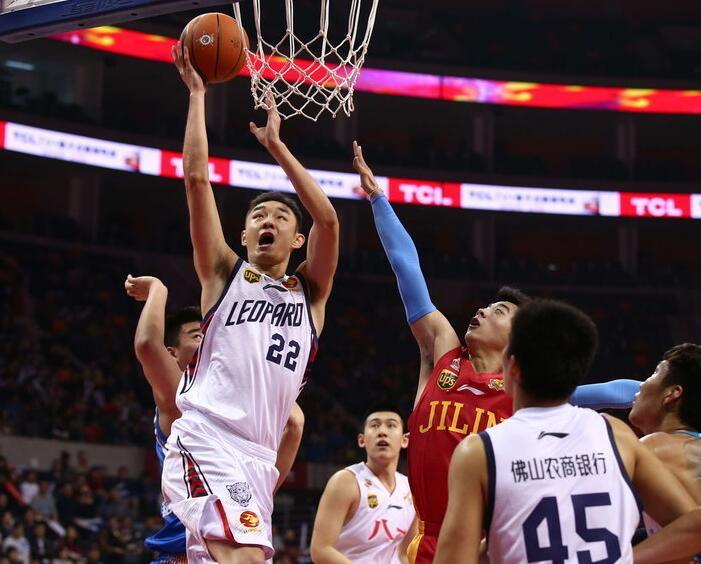 巴萨主场迎战安道尔！申格利亚率队冲击联赛第五胜 直播时间及观看指南（巴萨坐镇主场战安道尔，申格利亚领衔冲击联赛第5胜｜直播时间与观赛指南）