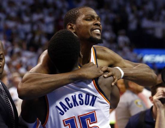 把对手推向 把对手推向